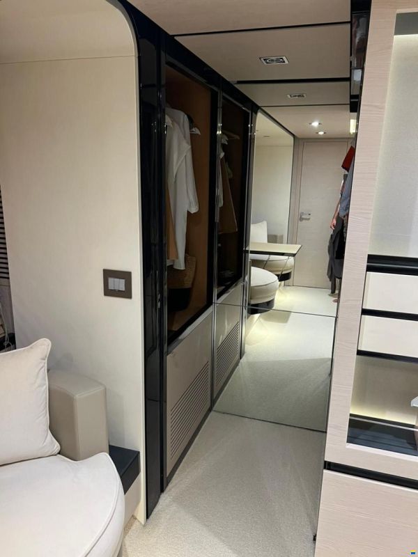 Azimut 80