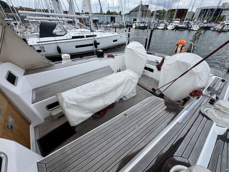 Grand Soleil 70