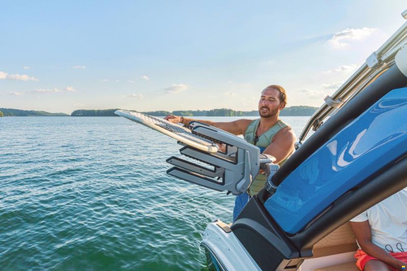 Sea Ray SDX250E SURF & Trailer