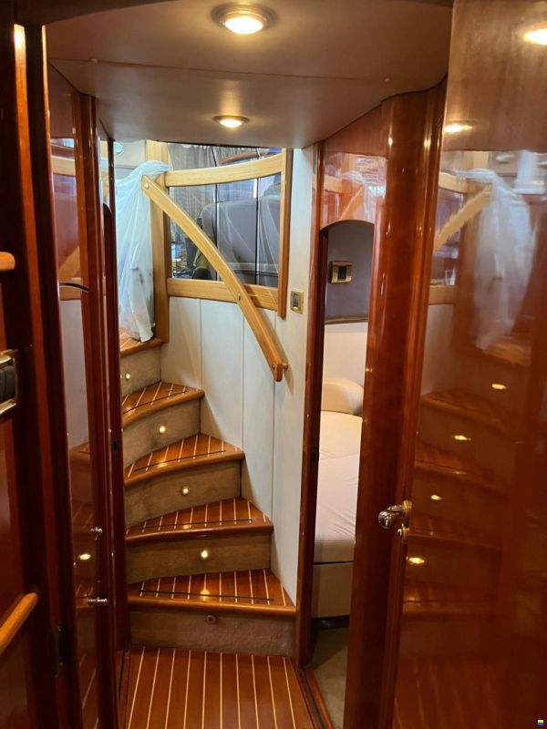 Sealine T51