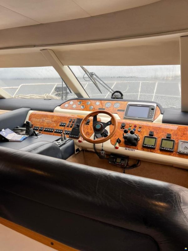 Sealine T51