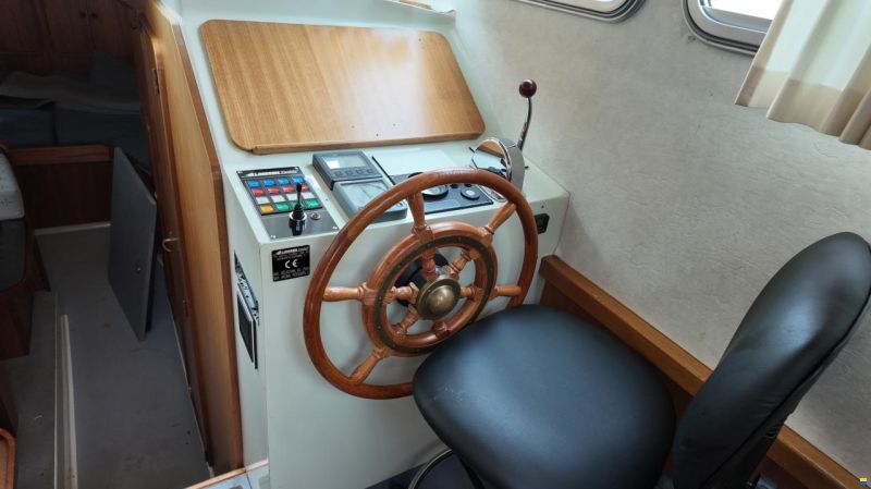Linssen Dutch Sturdy 260 OC