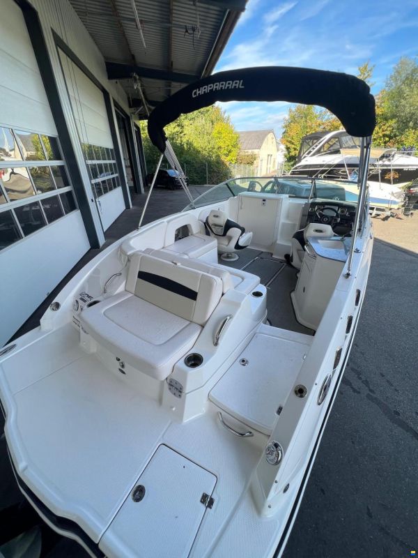 Chaparral 225SSI
