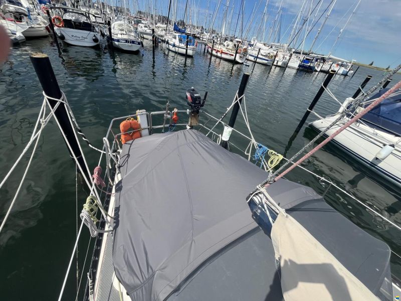 Helmsman Barracuda 35