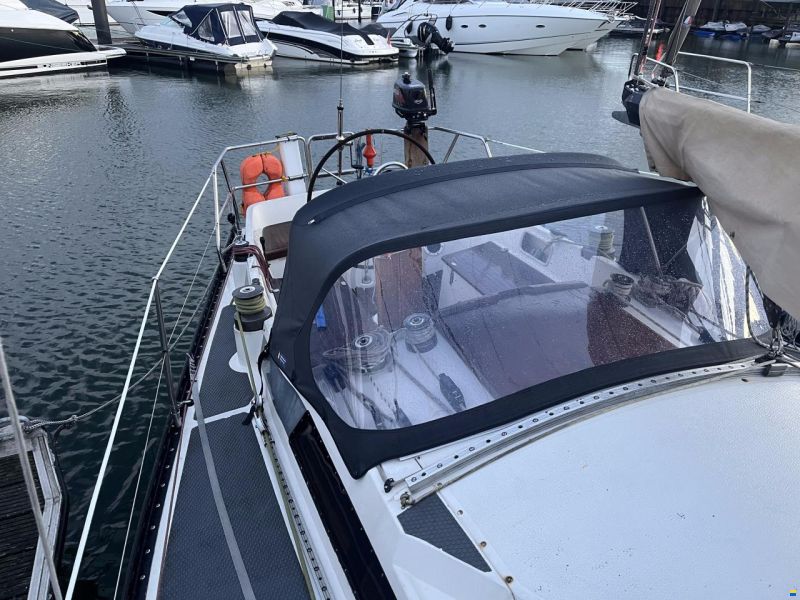 Helmsman Barracuda 35