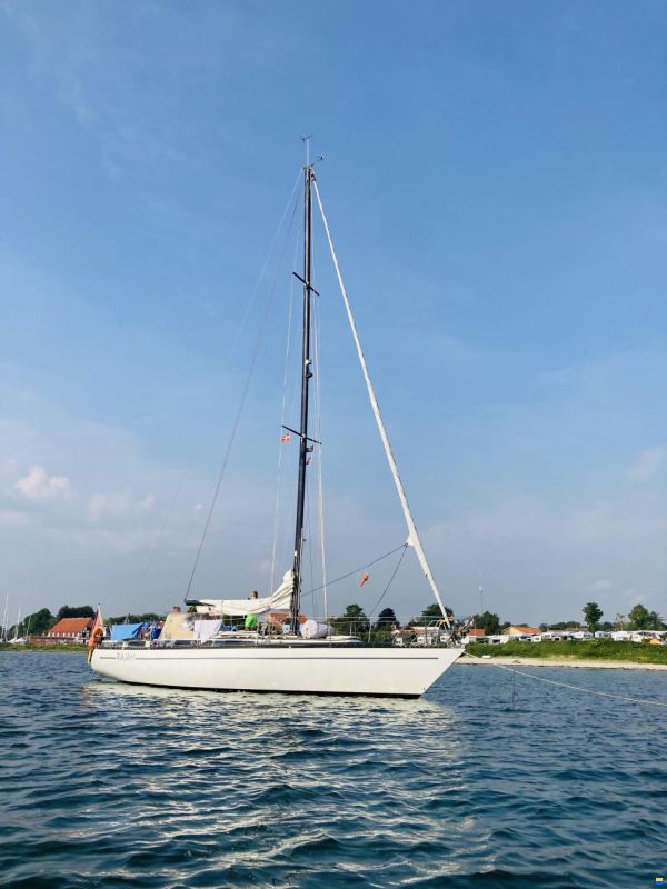 Helmsman Barracuda 35
