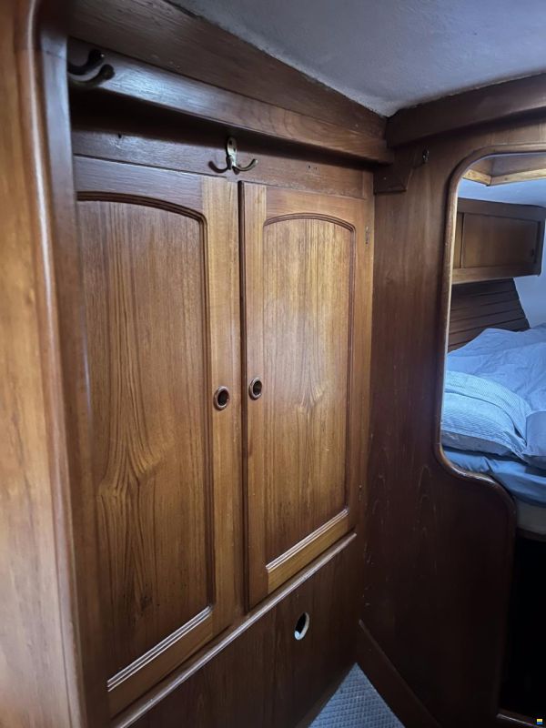 Helmsman Barracuda 35