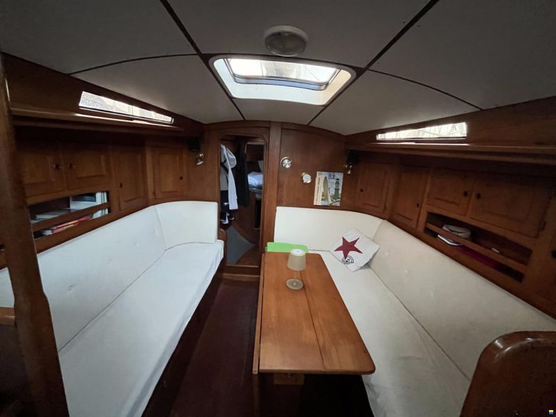 Helmsman Barracuda 35