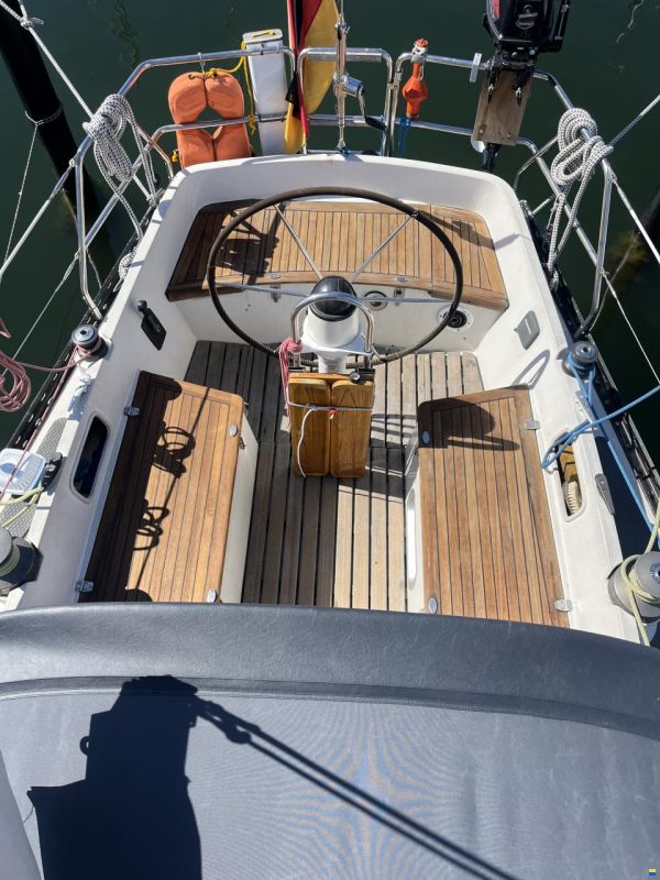 Helmsman Barracuda 35