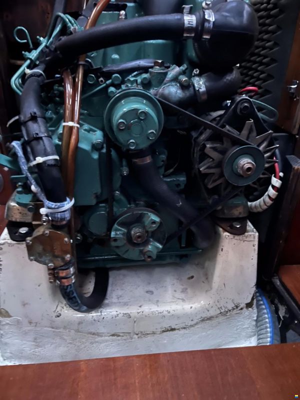 Helmsman Barracuda 35