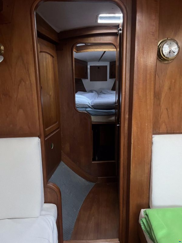 Helmsman Barracuda 35