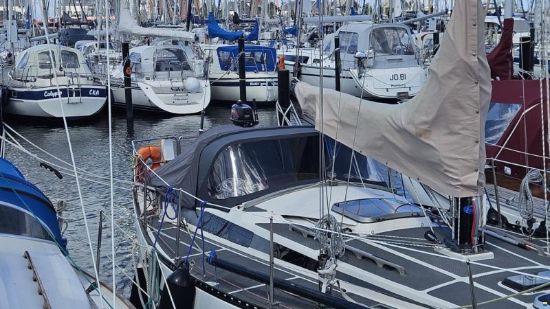 Helmsman Barracuda 35