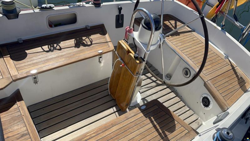 Helmsman Barracuda 35