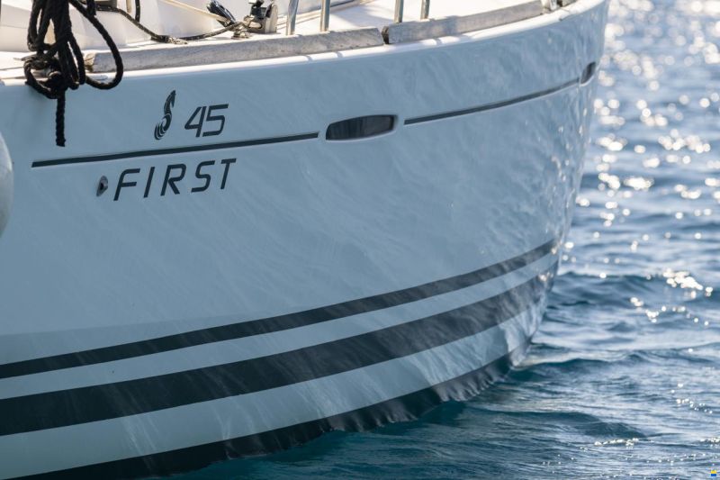 Beneteau First 45