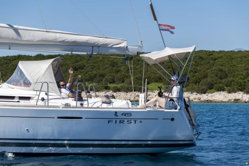 Beneteau First 45