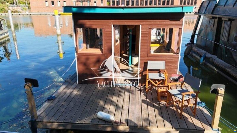 Treibgut GBR Hausboot 10.6