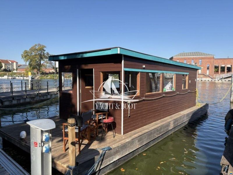 Treibgut GBR Hausboot 10.6