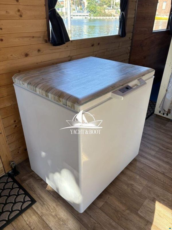 Treibgut GBR Hausboot 10.6