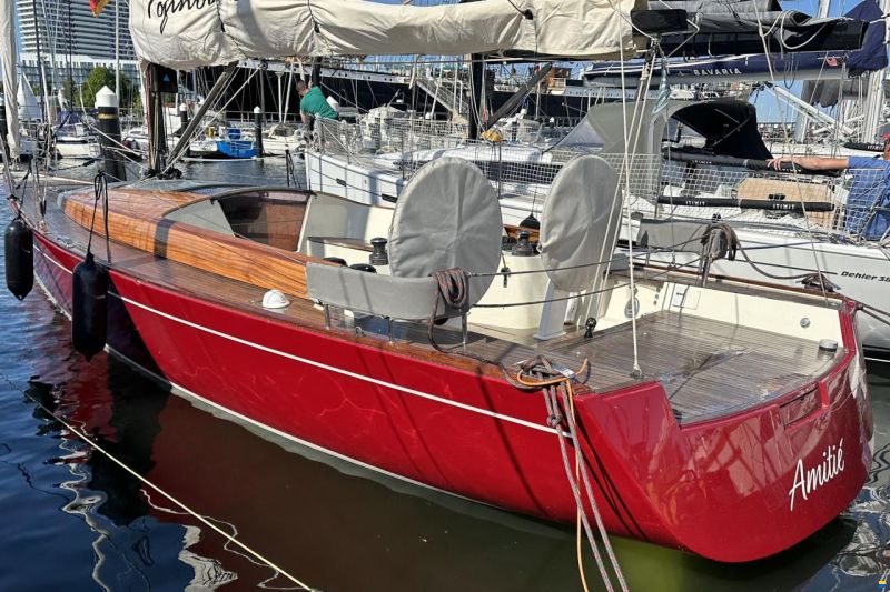 Latitude 46 TOFINOU 12