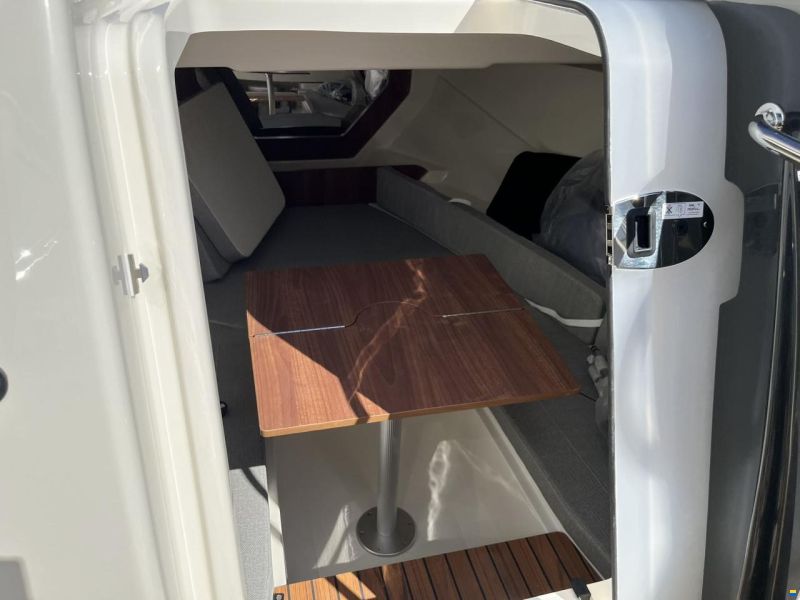 Quicksilver 755 Sundeck