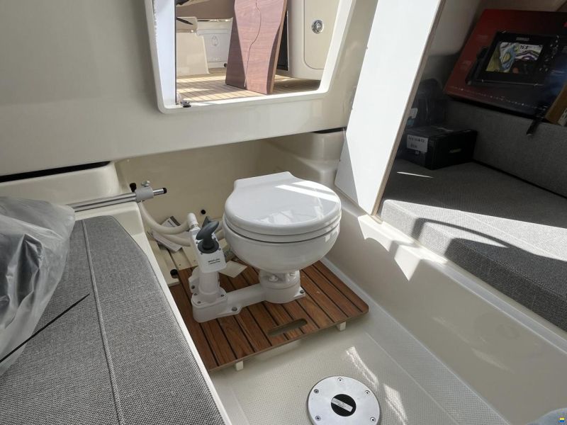 Quicksilver 755 Sundeck