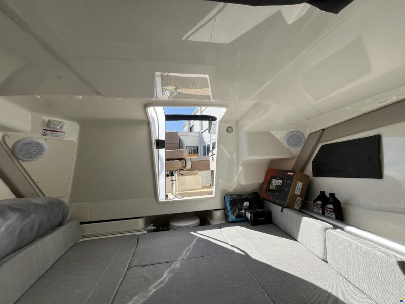 Quicksilver 755 Sundeck