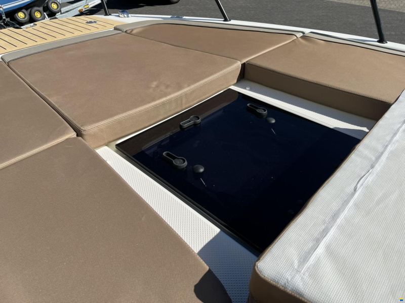 Quicksilver 755 Sundeck