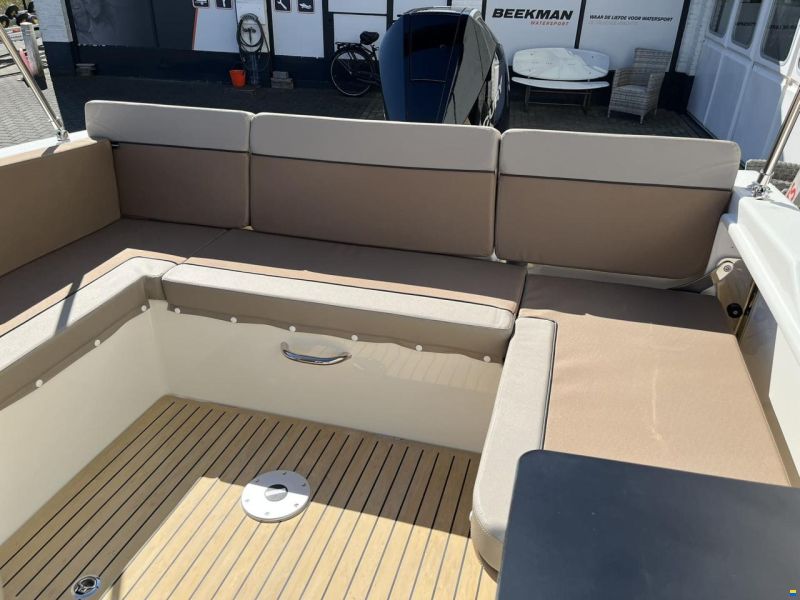 Quicksilver 755 Sundeck
