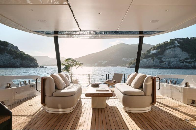 Azimut Fly 82