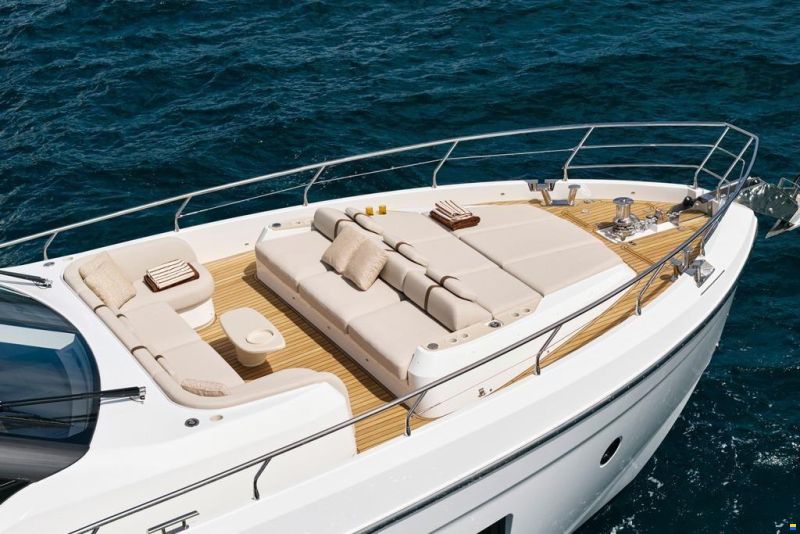 Azimut Fly 82