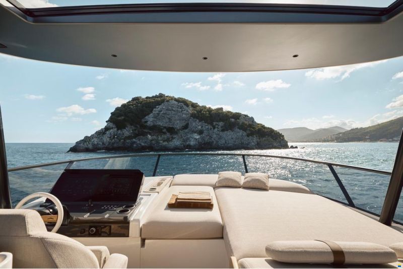 Azimut Fly 82