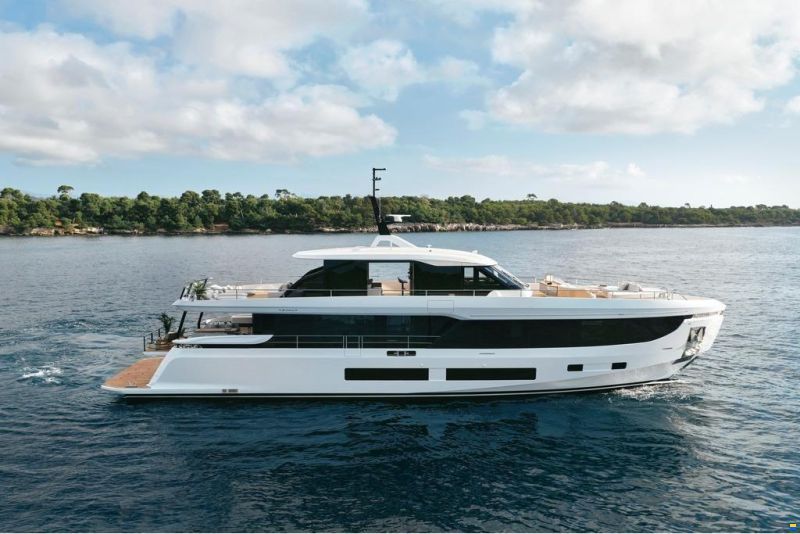 Azimut Grande 30M