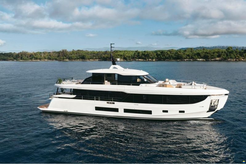 Azimut Grande 30M