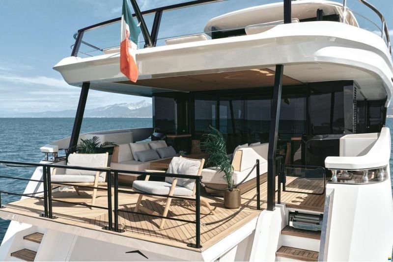 Azimut Grande 30M