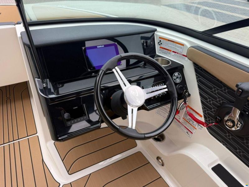 Sea Ray 210 spx