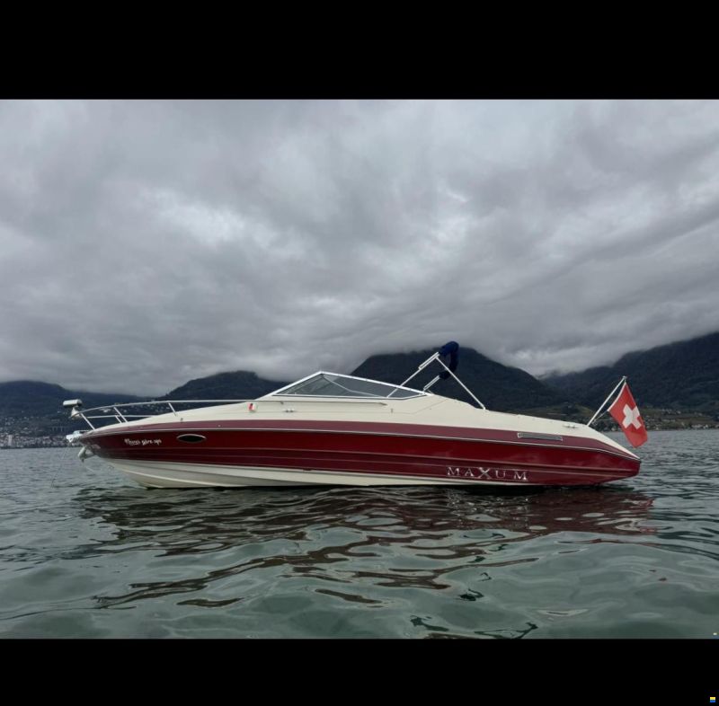 Maxum 2400 SCR