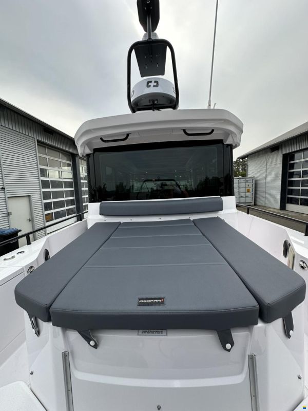 Axopar 28 Cabin