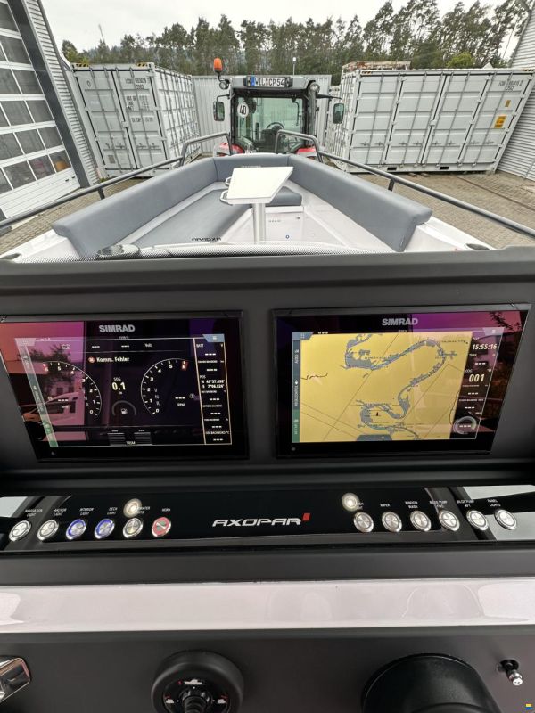 Axopar 28 Cabin