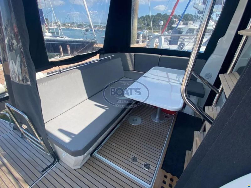 Beneteau Antares 11 Flybridge