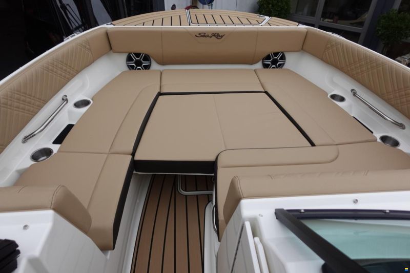 Sea Ray SDX 270 SURF EU & Trailer
