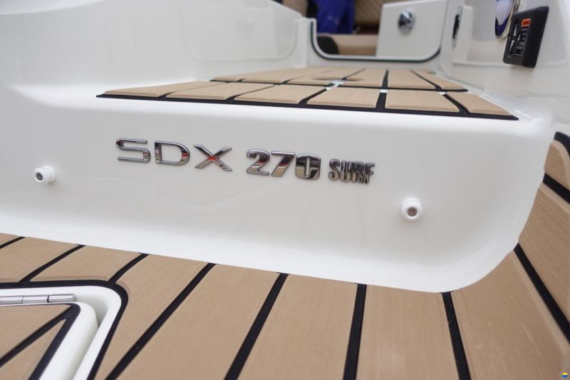 Sea Ray SDX 270 SURF EU & Trailer
