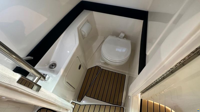 Sea Ray SLX260E & Trailer