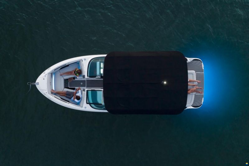 Sea Ray SLX260E & Trailer