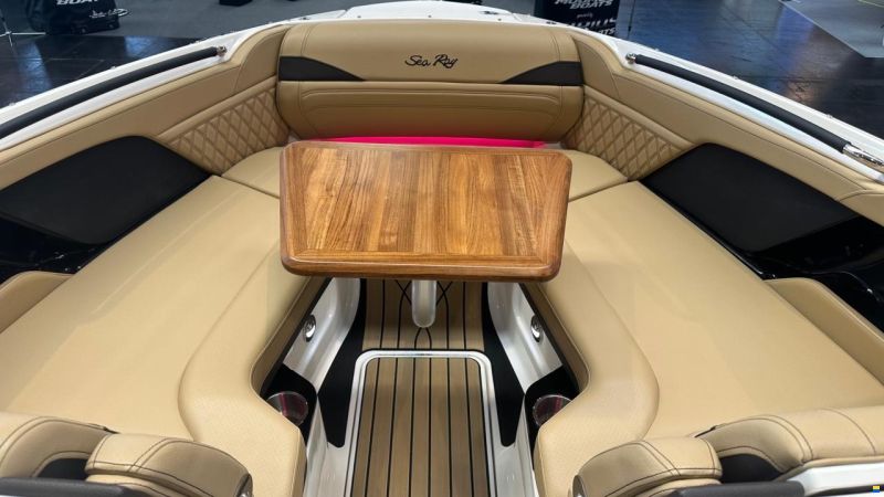 Sea Ray SLX260E & Trailer