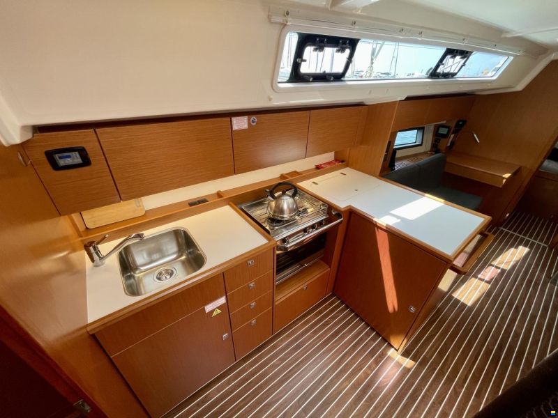 Bavaria Cruiser C42