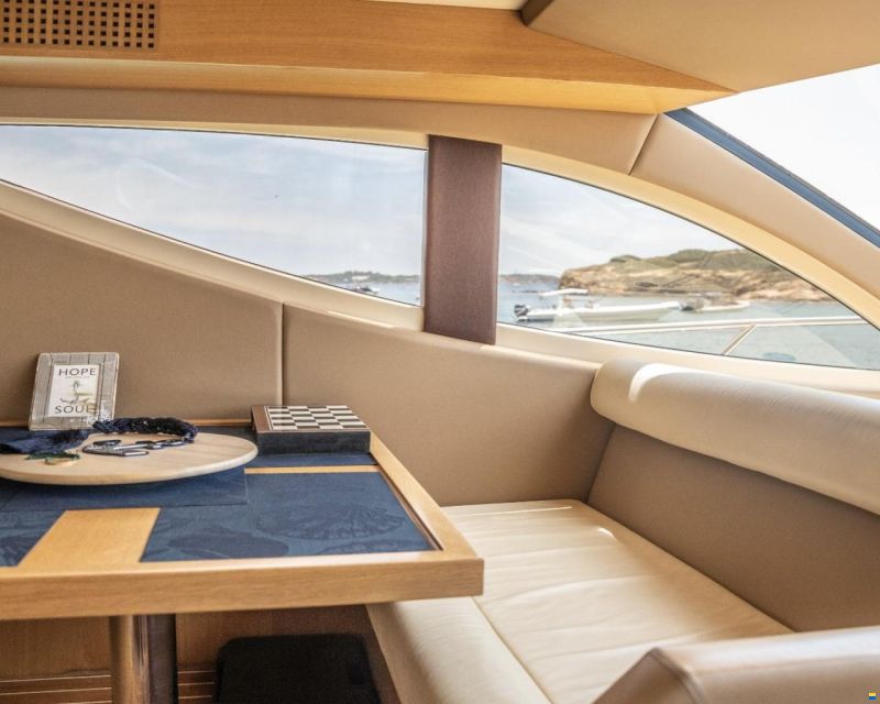 Majesty Yachts Majesty 44