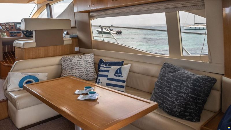 Majesty Yachts Majesty 44