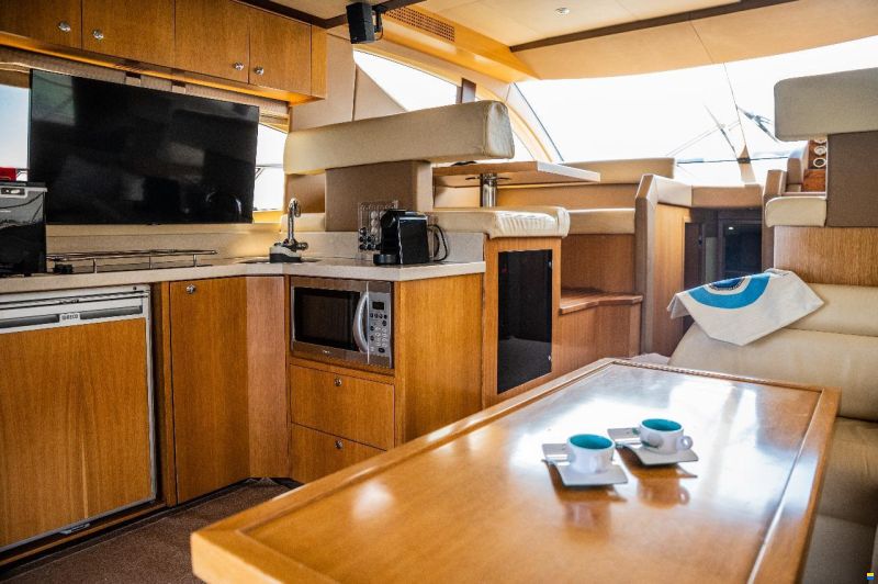 Majesty Yachts Majesty 44