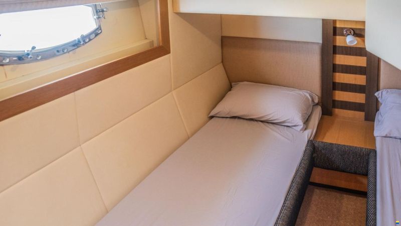 Majesty Yachts Majesty 44