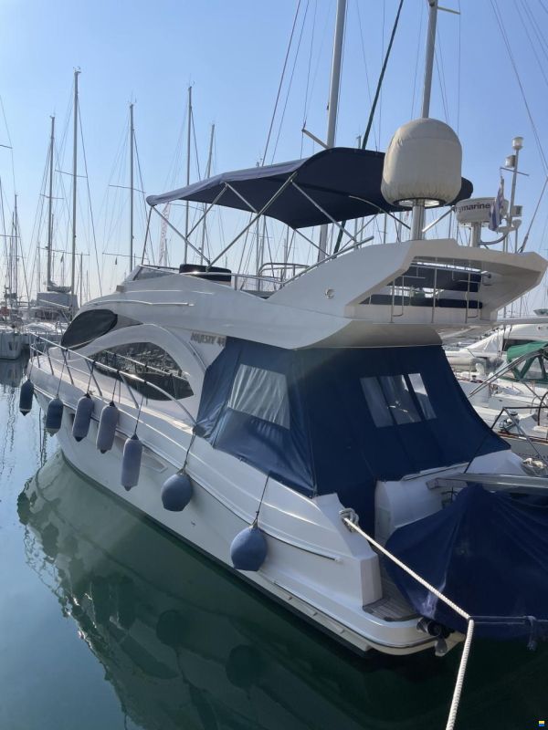 Majesty Yachts Majesty 44